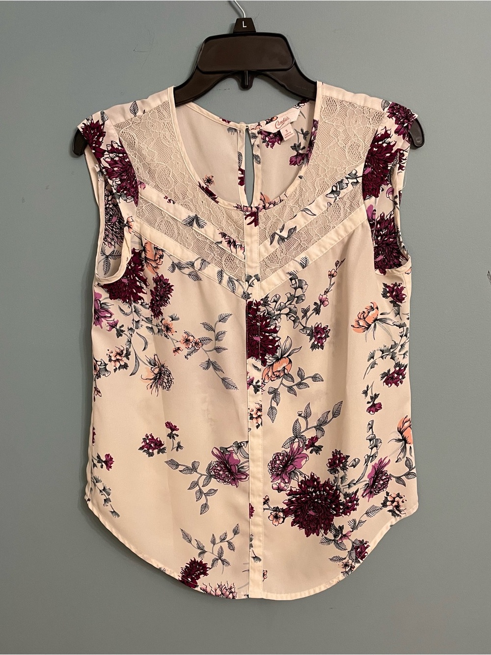 Candie's Cream Sleeveless Floral Blouse with Lace Yoke